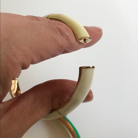 Set of 2 Hinged Bracelets - Picture 4 of 8